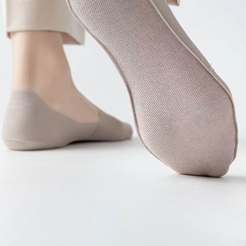 Șosete invizibile pentru bărbați cu o bucată de mătase de gheață Șosete invizibile pentru bărbați cu o bucată de mătase de gheață