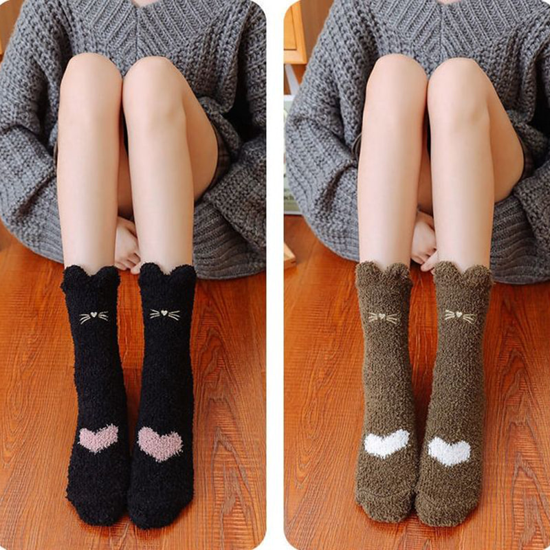 Șosete de corali din fleece, șosete de blănuri pentru copii, gheare de pisici de toamnă și de iarnă, drăguțe, anti-alunecare, somn cald, șosete de dormit pe podea Șosete de corali din fleece, șosete de blănuri pentru copii, gheare de pisici de toamnă și de iarnă, drăguțe, anti-alunecare, somn cald, șosete de dormit pe podea