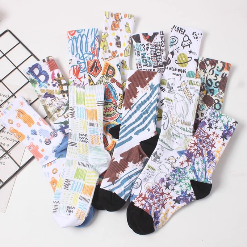 Tehnologie de imprimare 3D pentru șosete de primăvară și vară, șosete lungi pentru bărbați, mijlocii femeilor, sporturi europene și americane, șosete de bumbac pentru cupluri, șosete la modă graffiti Tehnologie de imprimare 3D pentru șosete de primăvară și vară, șosete lungi pentru bărbați, mijlocii femeilor, sporturi europene și americane, șosete de bumbac pentru cupluri, șosete la modă graffiti