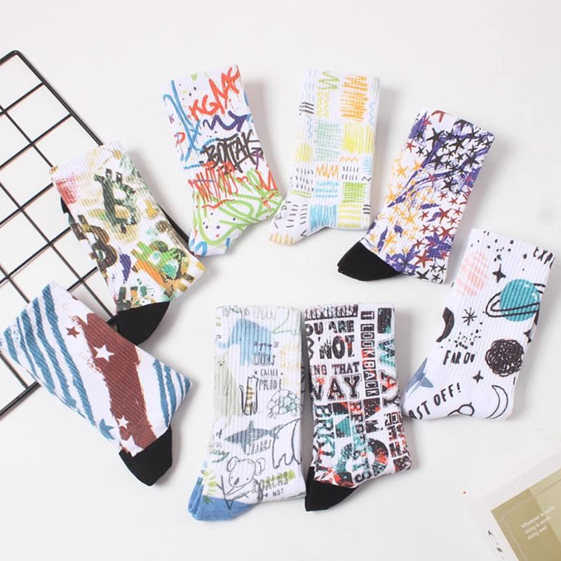 Tehnologie de imprimare 3D pentru șosete de primăvară și vară, șosete lungi pentru bărbați, mijlocii femeilor, sporturi europene și americane, șosete de bumbac pentru cupluri, șosete la modă graffiti Tehnologie de imprimare 3D pentru șosete de primăvară și vară, șosete lungi pentru bărbați, mijlocii femeilor, sporturi europene și americane, șosete de bumbac pentru cupluri, șosete la modă graffiti